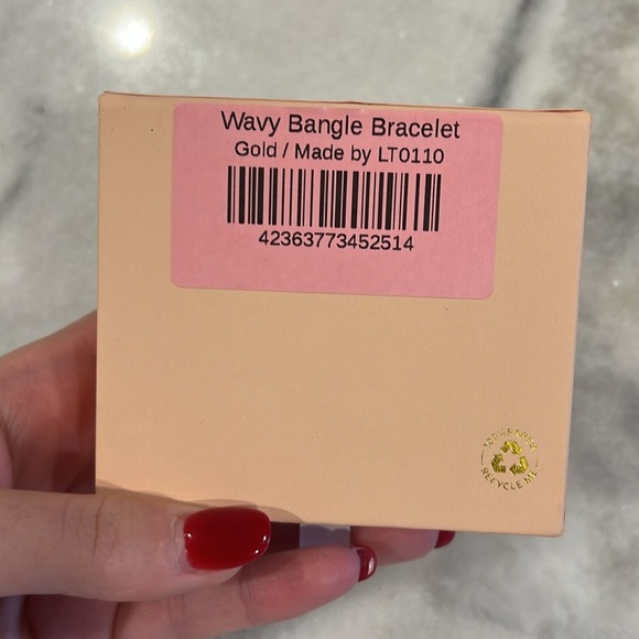 Marie June gold wavy bangle bracelet - Picture 4 of 4